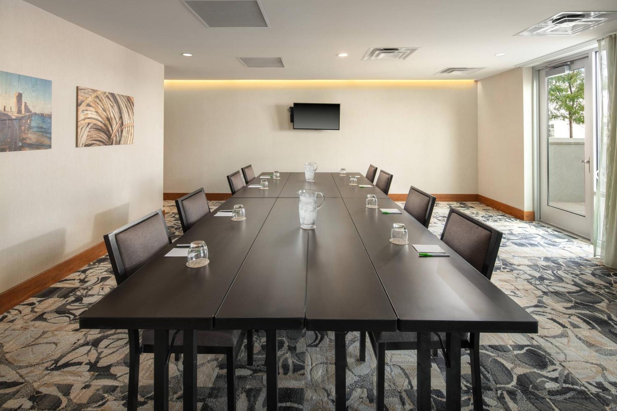Courtyard By Marriott Bayfront Erie