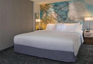 Courtyard By Marriott Bayfront Hotel