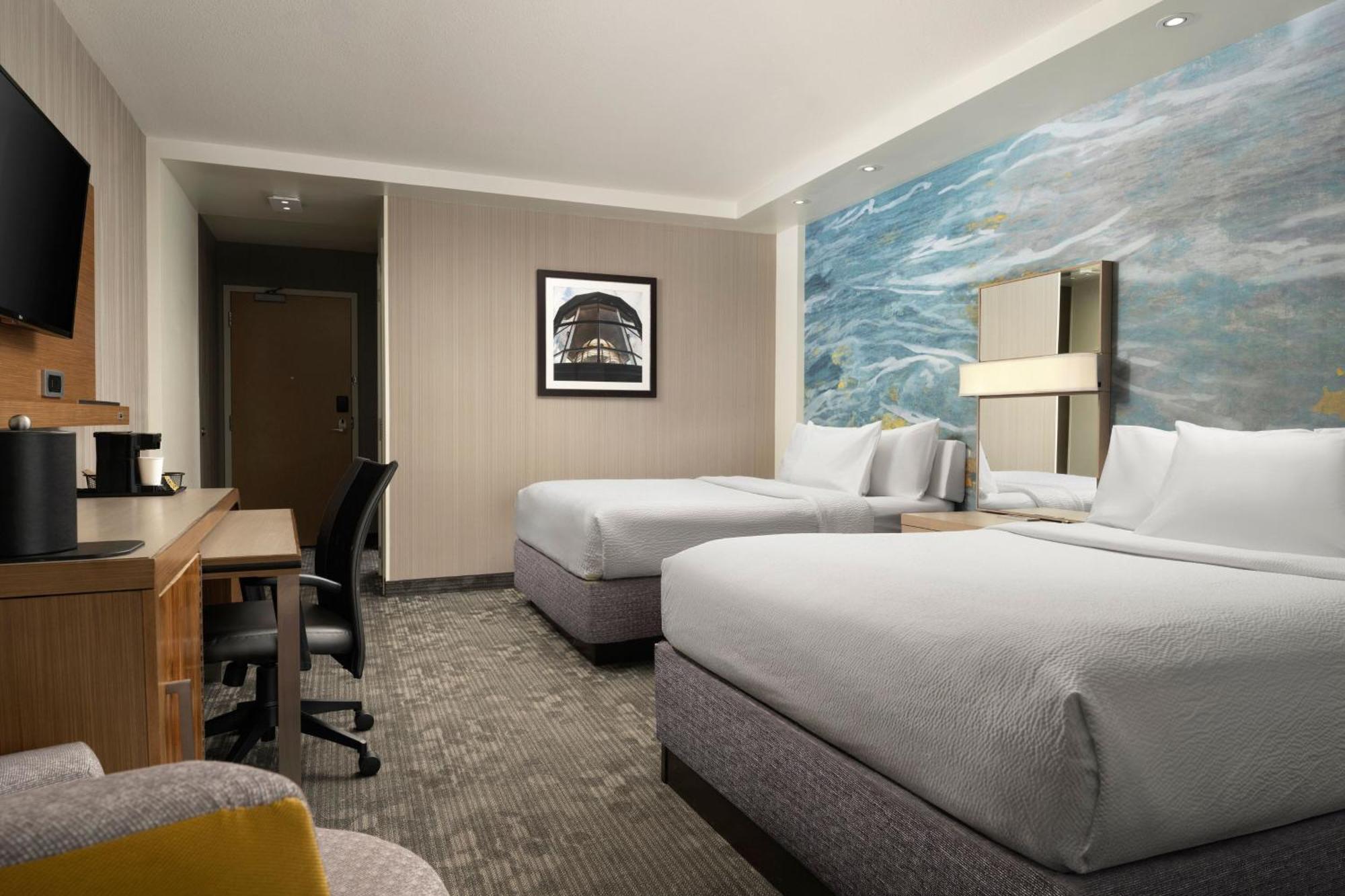 Courtyard By Marriott Bayfront Erie