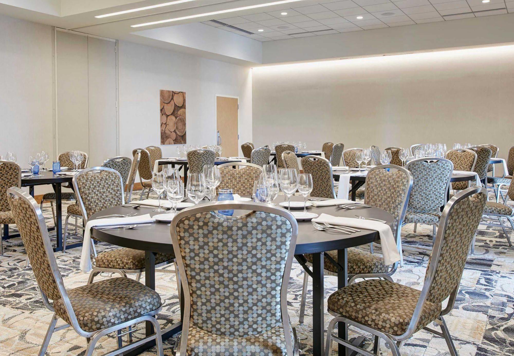 Hotel Courtyard By Marriott Bayfront